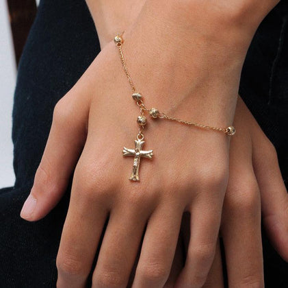 THE HEIRLOOM FIGARO CROSS BRACELET