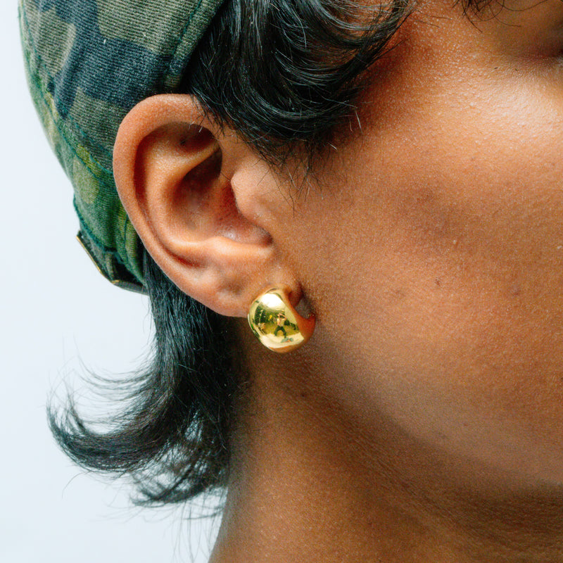 THE MINI PUFFY BUBBLE EARRING STUD