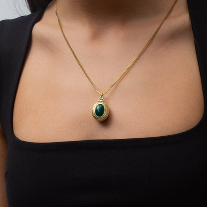 THE EMERALD HEIRLOOM PENDANT NECKLACE