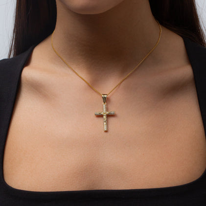 THE PAVE CRUCIFIX PENDANT NECKLACE