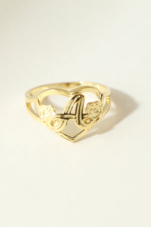 THE GOLD CUTOUT FLOWER HEART LETTER RING
