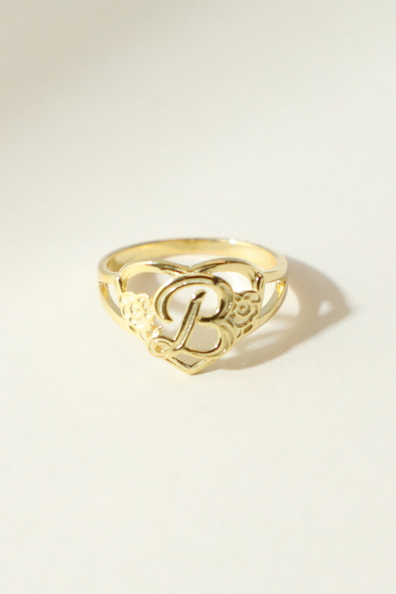 THE GOLD CUTOUT FLOWER HEART LETTER RING