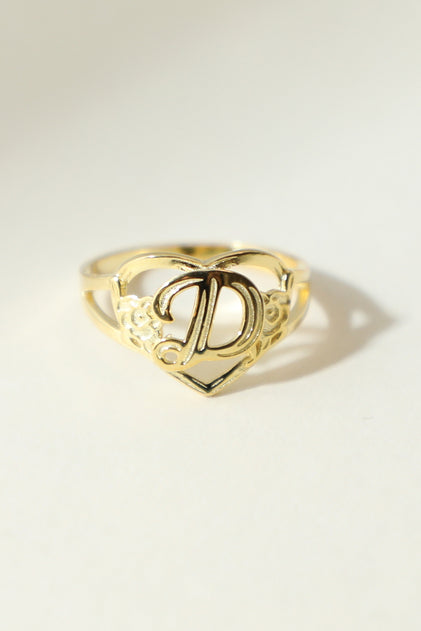 THE GOLD CUTOUT FLOWER HEART LETTER RING