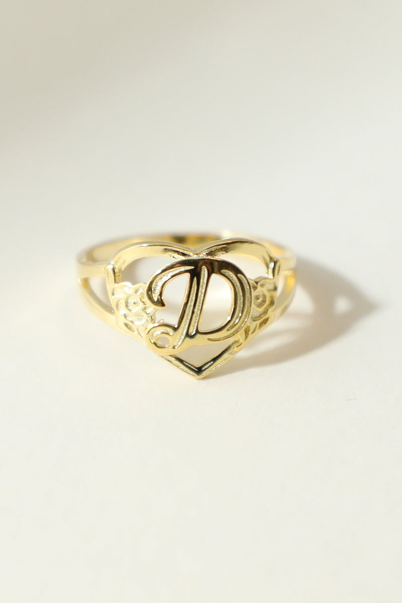 THE GOLD CUTOUT FLOWER HEART LETTER RING