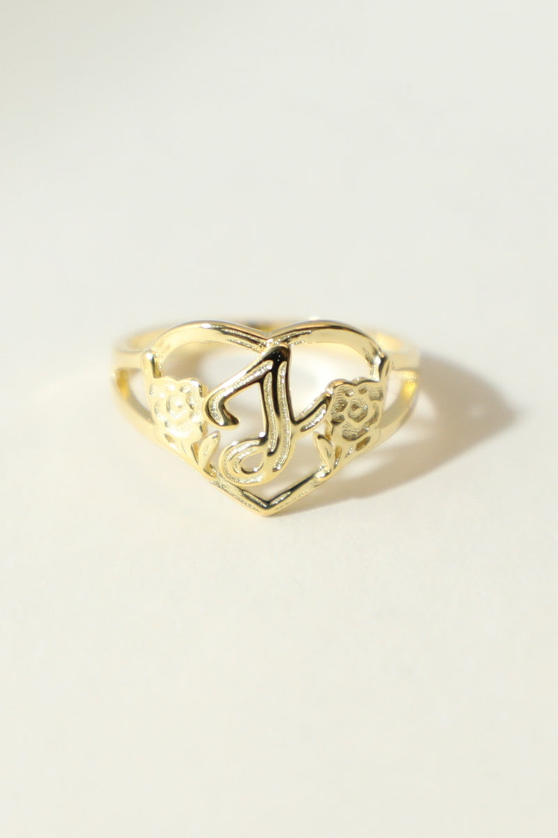 THE GOLD CUTOUT FLOWER HEART LETTER RING