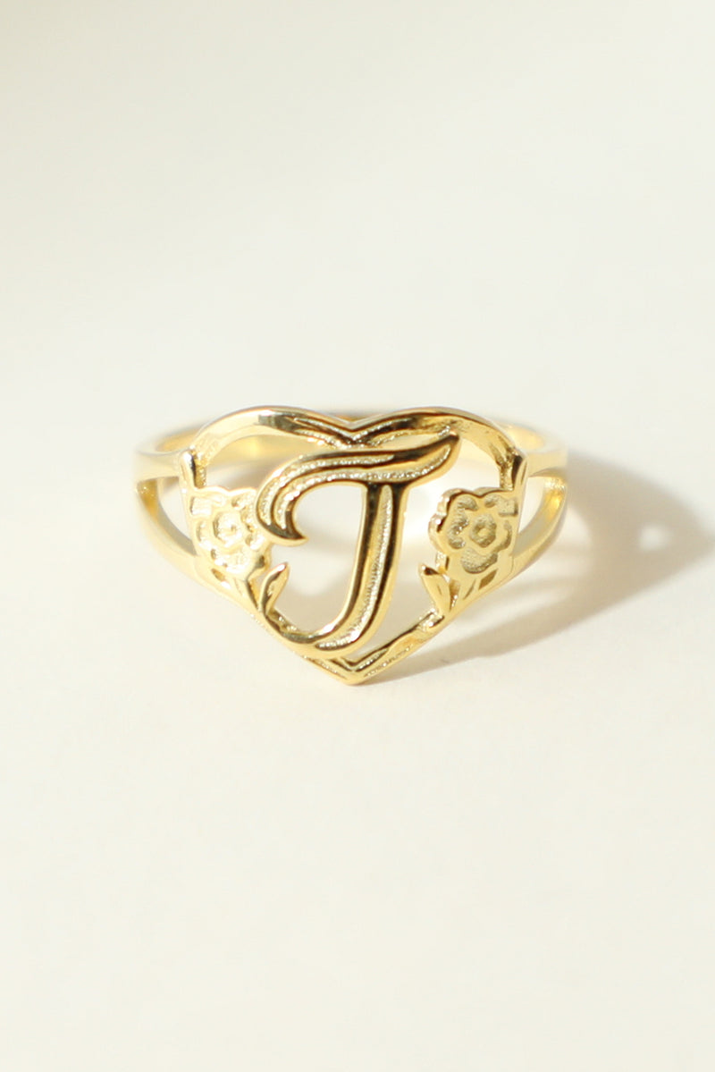 THE GOLD CUTOUT FLOWER HEART LETTER RING