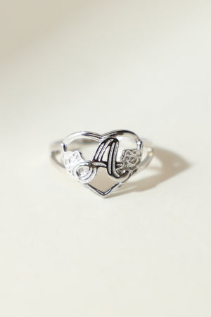 THE SILVER CUTOUT FLOWER HEART LETTER RING