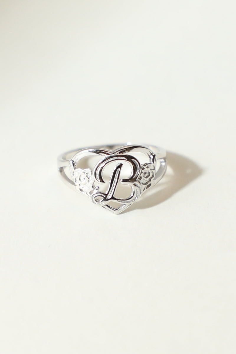 THE SILVER CUTOUT FLOWER HEART LETTER RING