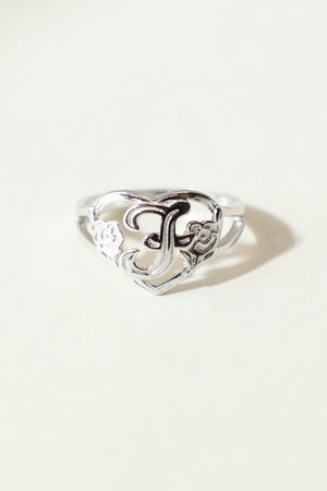 THE SILVER CUTOUT FLOWER HEART LETTER RING