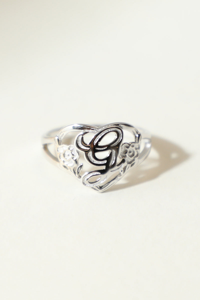 THE SILVER CUTOUT FLOWER HEART LETTER RING