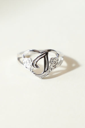 THE SILVER CUTOUT FLOWER HEART LETTER RING