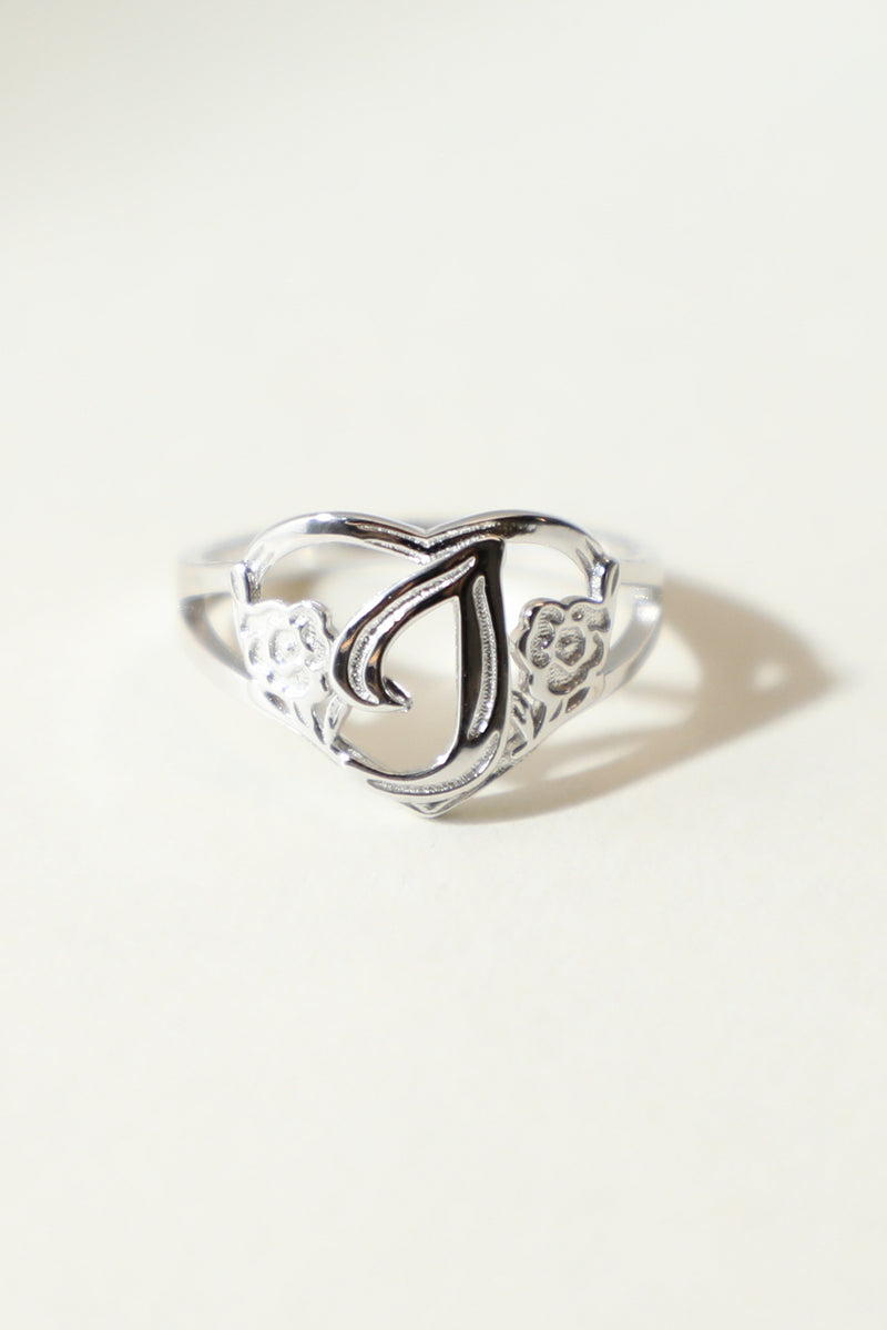 THE SILVER CUTOUT FLOWER HEART LETTER RING