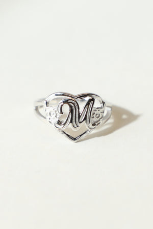 THE SILVER CUTOUT FLOWER HEART LETTER RING