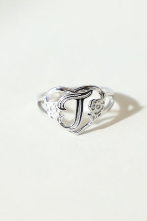 THE SILVER CUTOUT FLOWER HEART LETTER RING