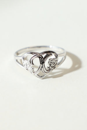 THE SILVER CUTOUT FLOWER HEART LETTER RING