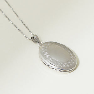 The Large Oval Photo Locket