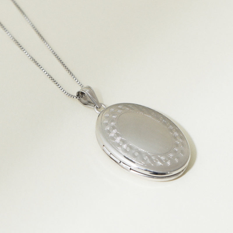 The Large Oval Photo Locket