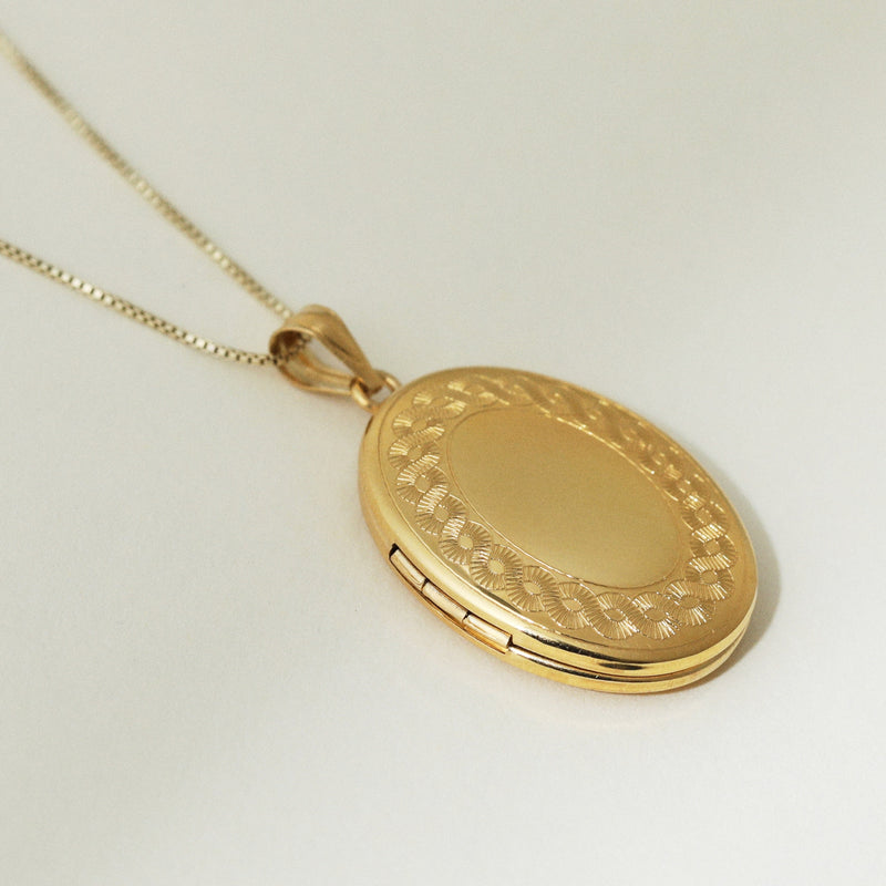 The Large Oval Photo Locket