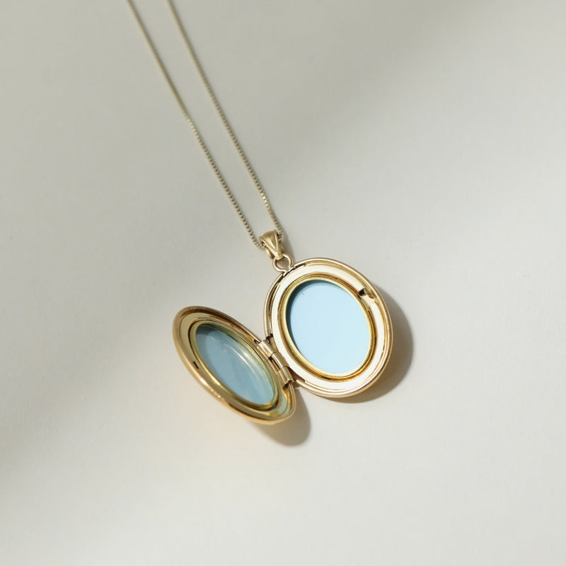 The Large Oval Photo Locket