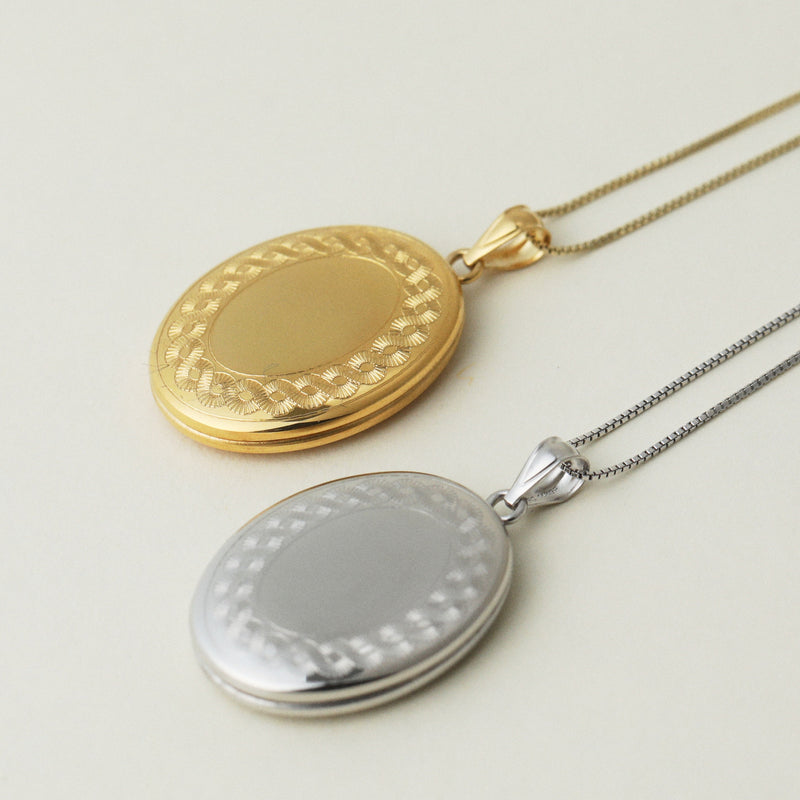 The Large Oval Photo Locket