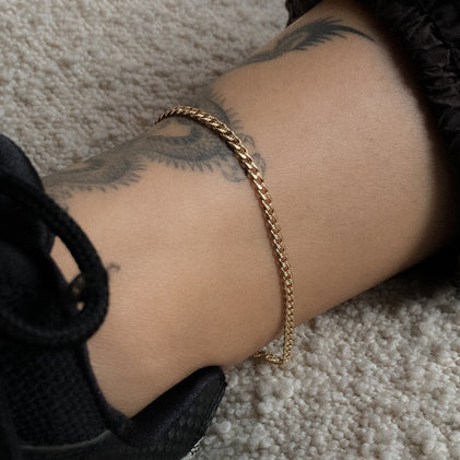 The Silver Curb Anklet
