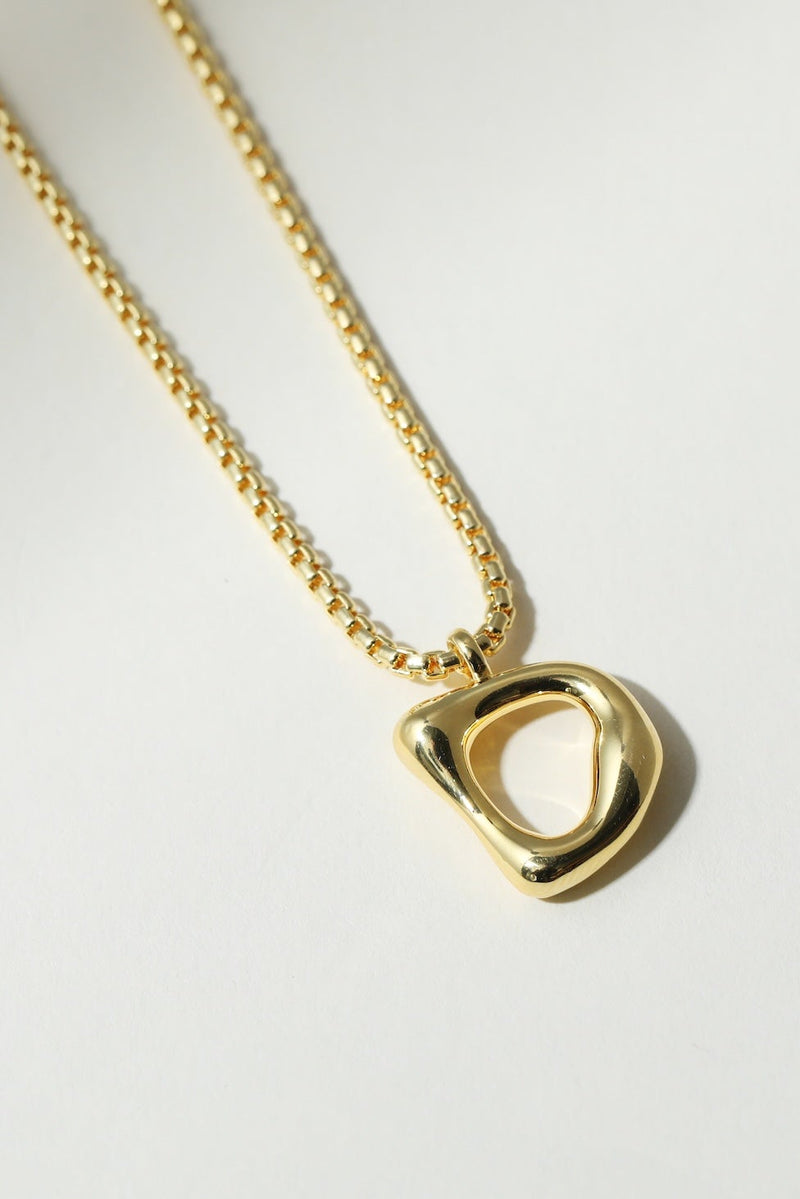 THE MULBERRY LETTER PENDANT NECKLACE