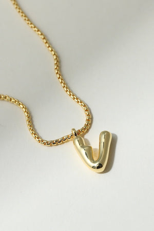 THE MULBERRY LETTER PENDANT NECKLACE