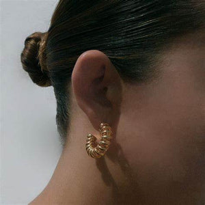 THE GOLD SPIRAL HOOPS