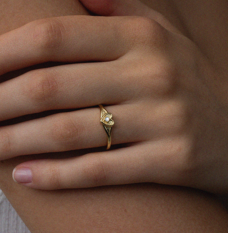 THE DAINTY PEARL HEART HEIRLOOM RING