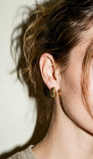 THE MARGAUX HUGGIE HOOPS