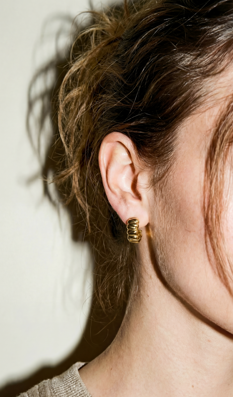 THE MARGAUX HUGGIE HOOPS