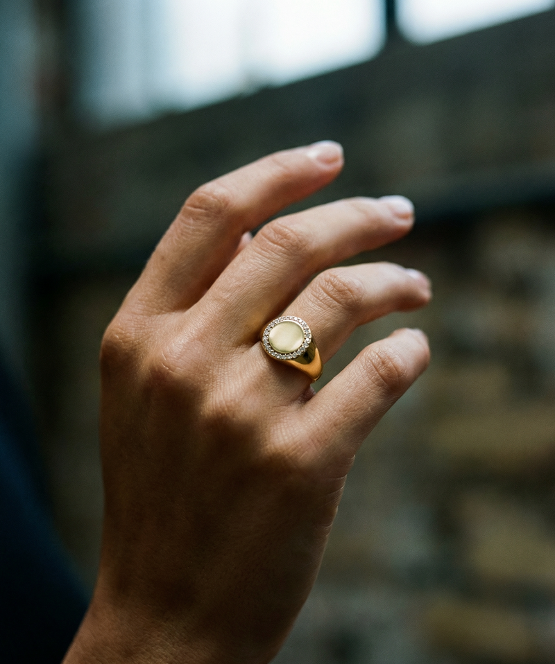The Pavé Disc Signet Ring