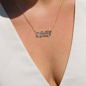 THE CLASSIC OLD ENGLISH TAIL NAMEPLATE NECKLACE