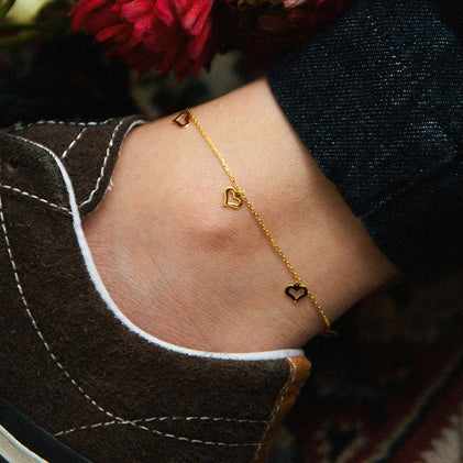 THE 10KT CUTOUT HEART ANKLET