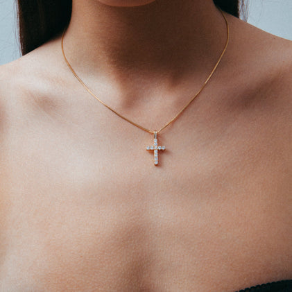 THE ICED OUT CROSS PENDANT NECKLACE