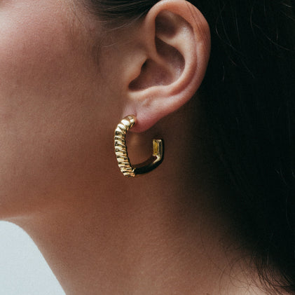 THE LINEAR LUNA EARRINGS