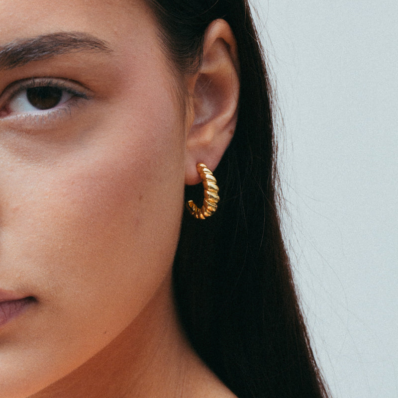 THE DESY HOOP EARRINGS