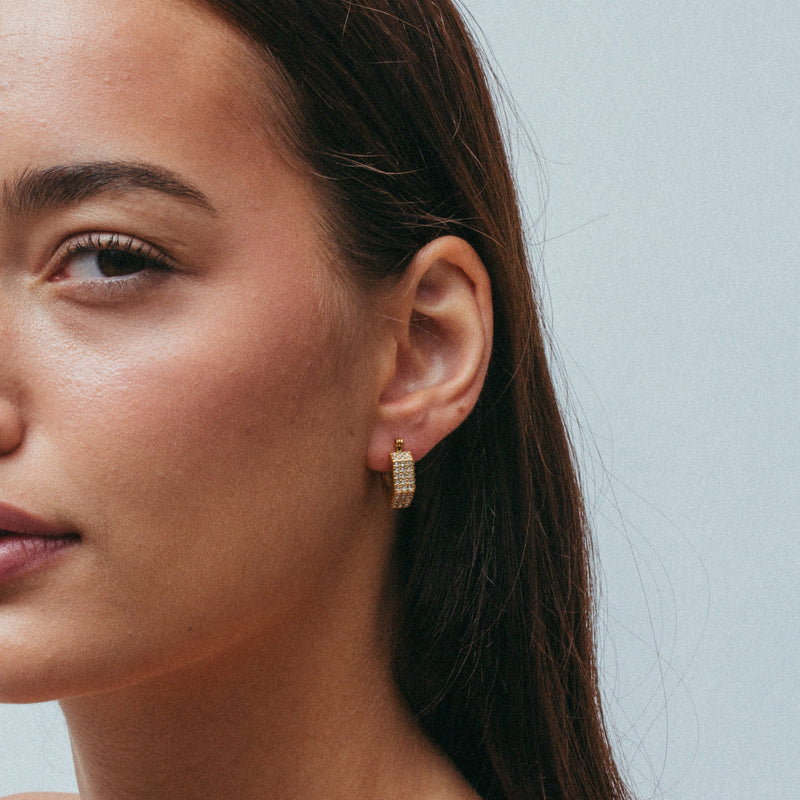 THE PETIT PAVE HOOPS