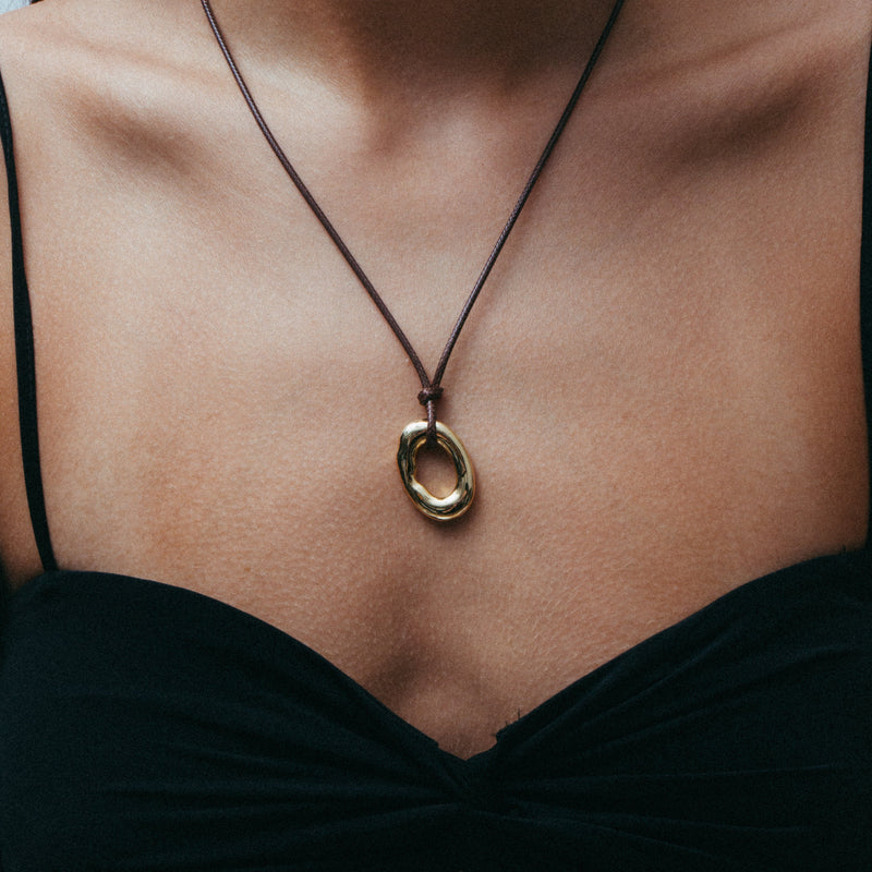 THE SAIA CORD PENDANT NECKLACE