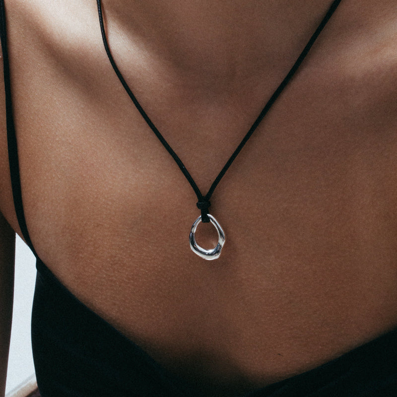 THE DAIA CORD PENDANT NECKLACE