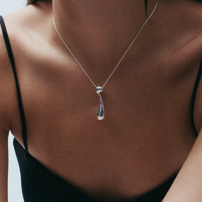 THE SILVER ALIA NECKLACE