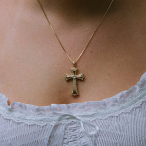 THE VENEZIA CROSS NECKLACE