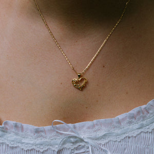 THE MOM HEART HEIRLOOM NECKLACE