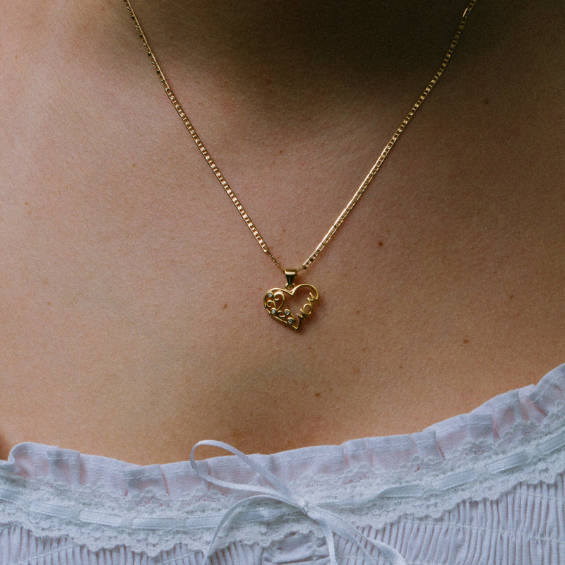 THE MOM HEART HEIRLOOM NECKLACE