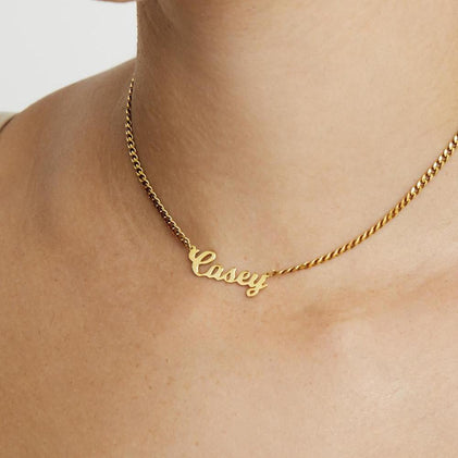 THE NAMEPLATE NECKLACE (CURB CHAIN)