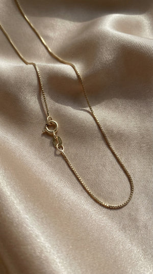 The Mom Engraved Photo Locket