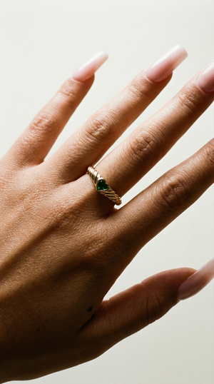 The Emerald Juna Heart Ring