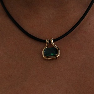 THE NAIA EMERALD PENDANT NECKLACE