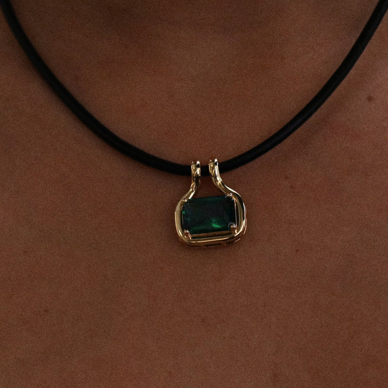 THE NAIA EMERALD PENDANT NECKLACE