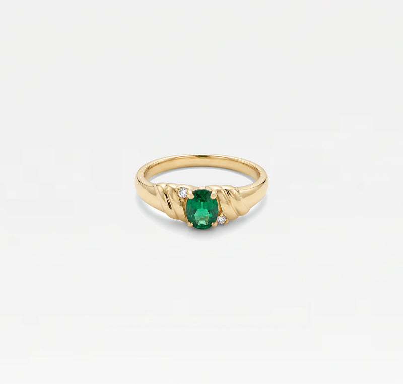 The Emerald Juna Tiny Oval Ring